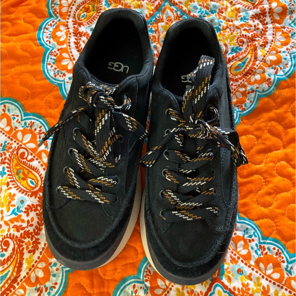 UGG Marin Lace Suede size 6.5